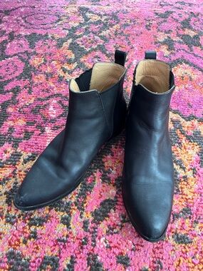 Nisolo Black Leather Chelsea Ankle Boots